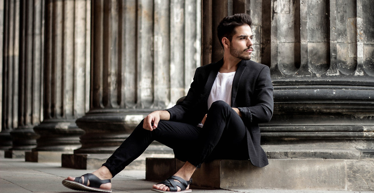 Zara – Pompom sandali: Volno lahko nosimo tudi poleti na stopalih, Zarina nova kolekcija namreč vključuje zabavne sandale s 