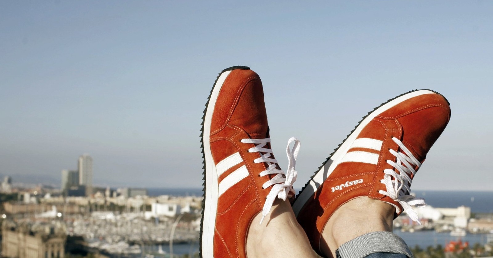 Easy Jet & Sneakairs