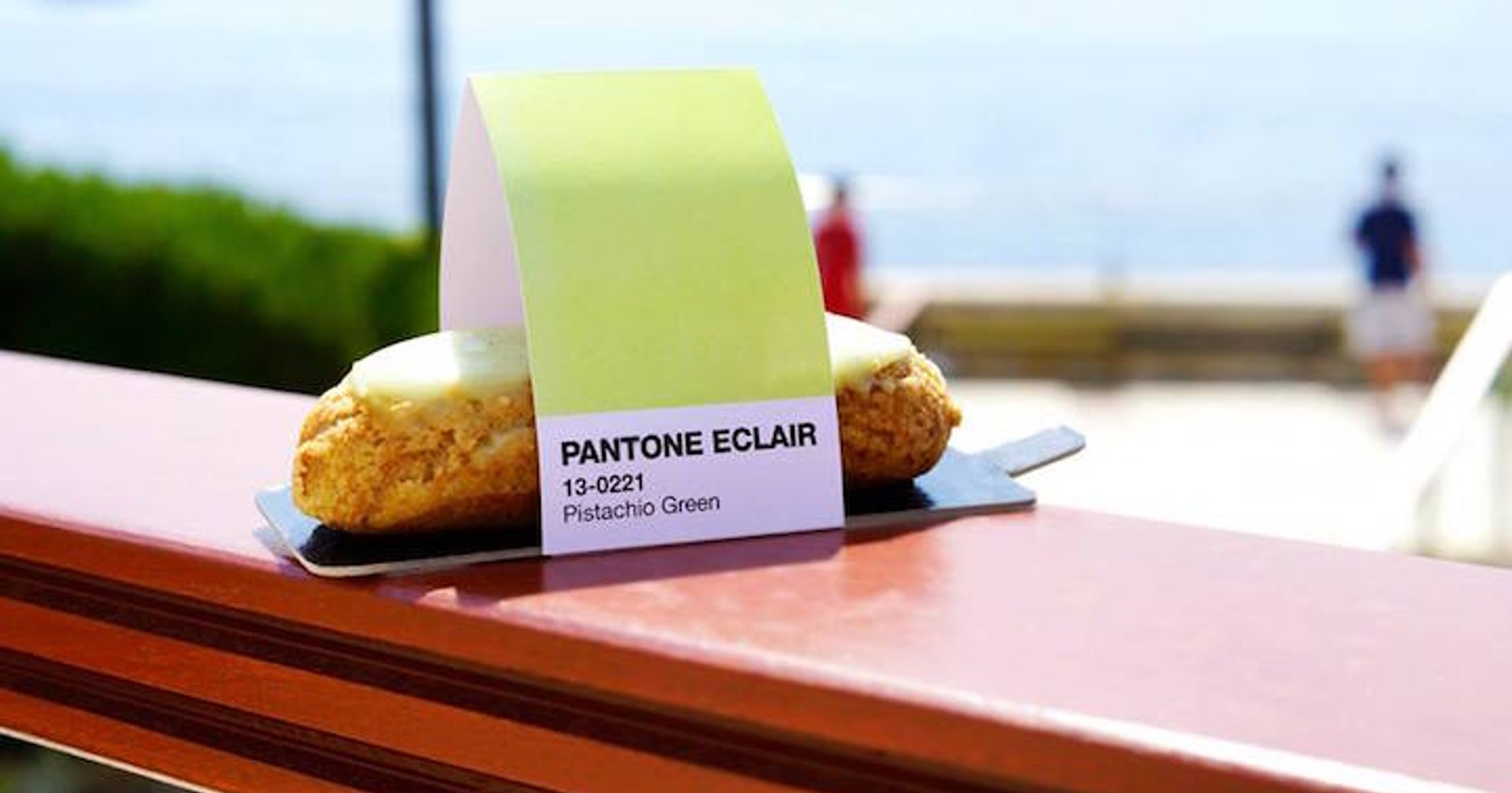 Pantone Café