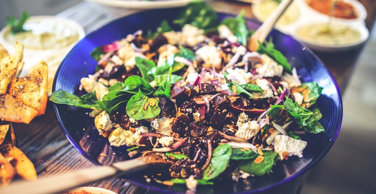 solata z rdečo peso