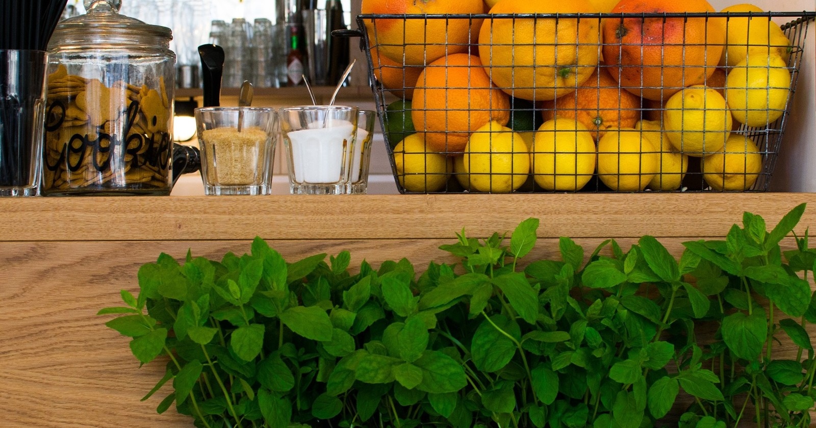 Dišavnice iz police v lonec