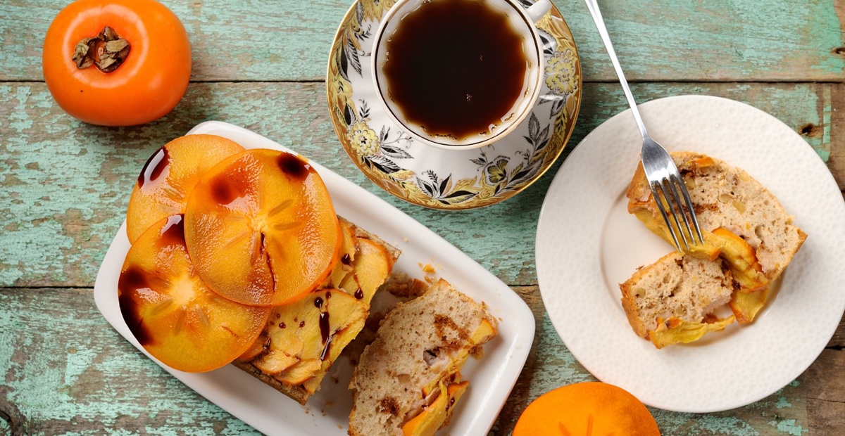 Slastna kakijeva torta za jesensko sladkanje