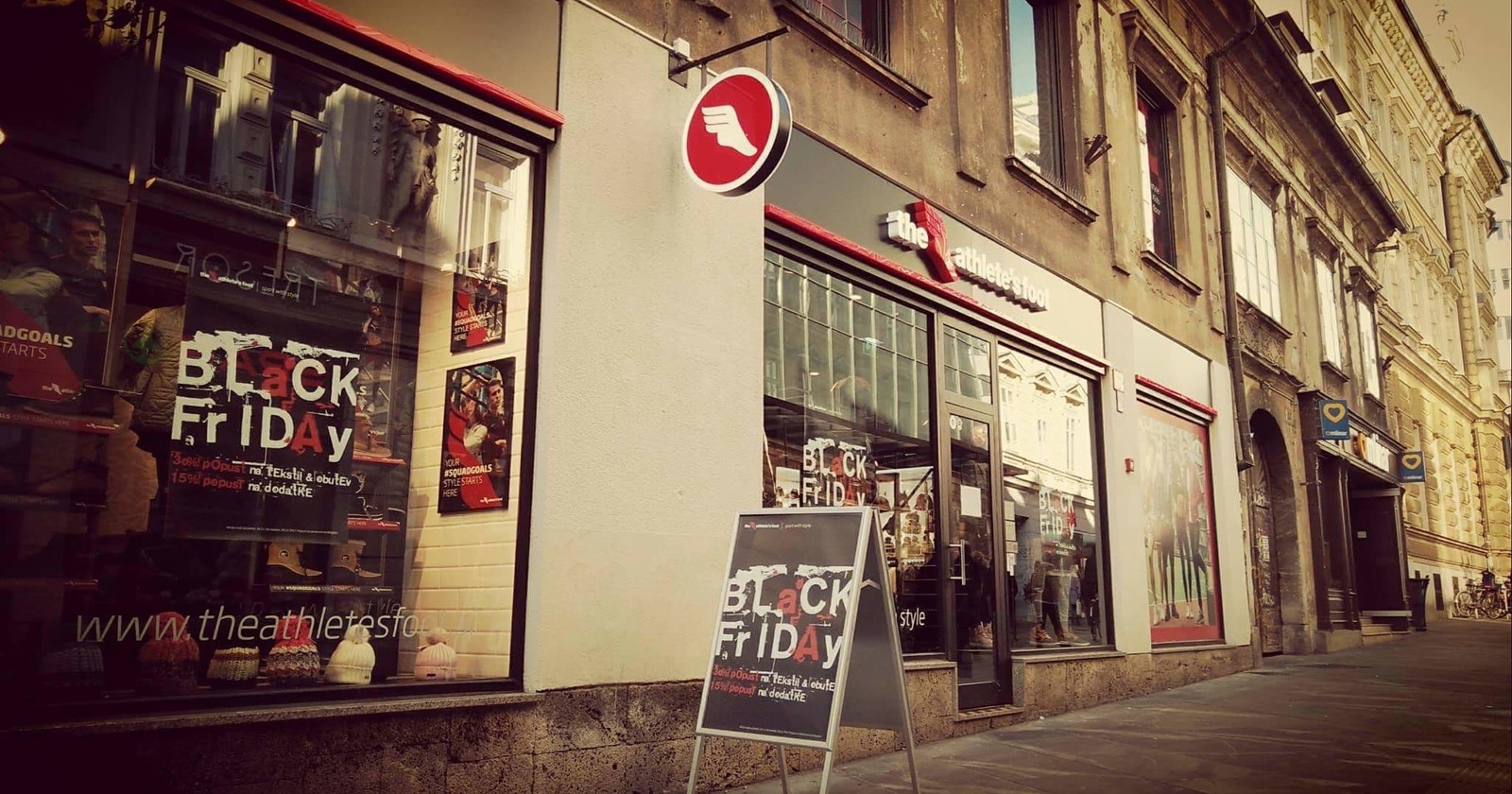 BLACK FRIDAY party v The Athlete's Foot