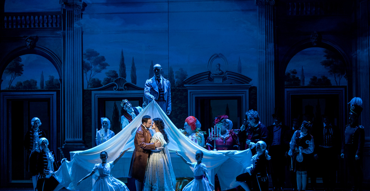 Kam za najdaljšo noč v letu