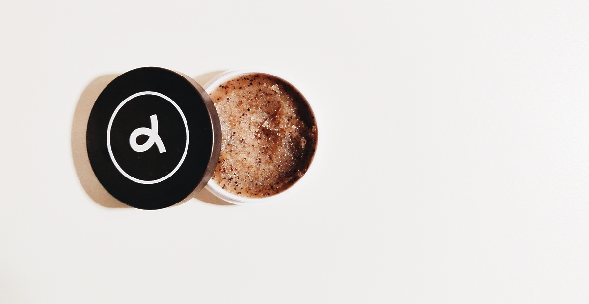 powder-in-bottle-1499514