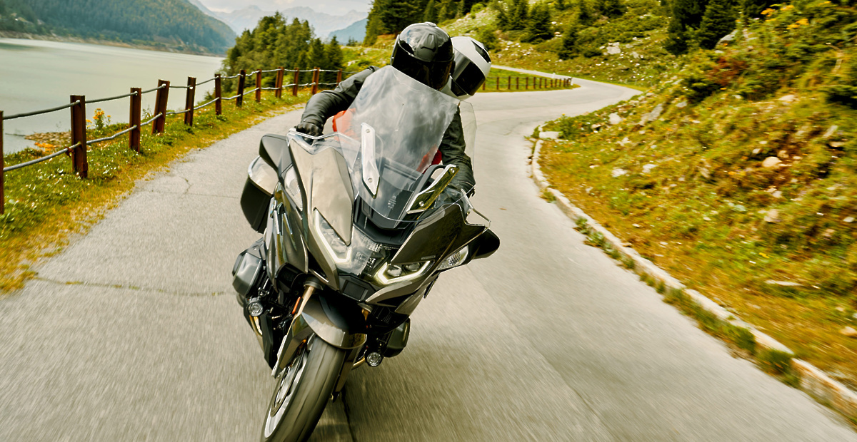 p90403103highresthe-new-bmw-r-1250-r