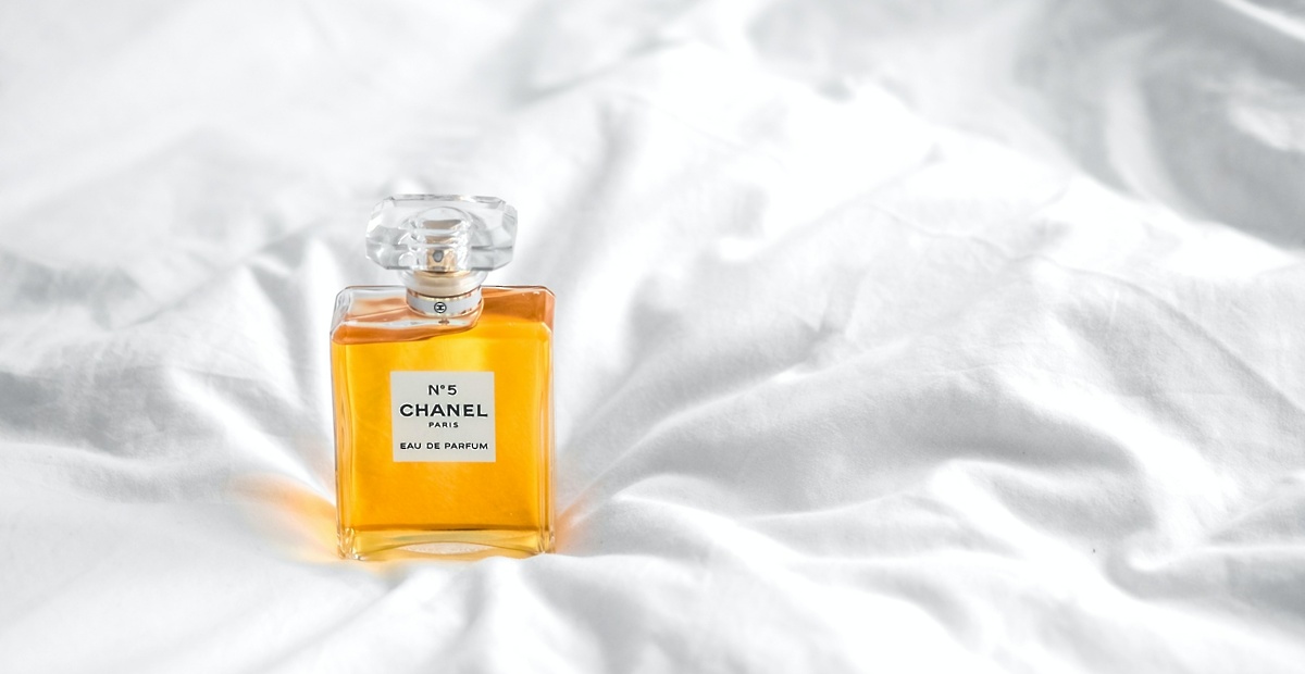 chaneln5-laura-chouetteunsplash2