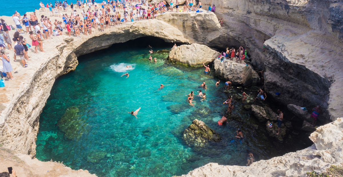 grotta-della-poesia-roca-vecchia-italy-fotodepositphotos