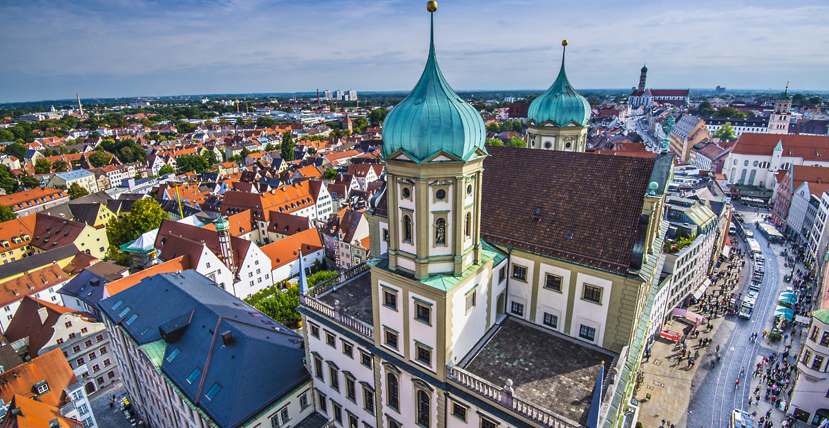augsburg-pogled-na-mestno-jedro-z-mestno-hišo.-©-getty-images-seanpavonephoto