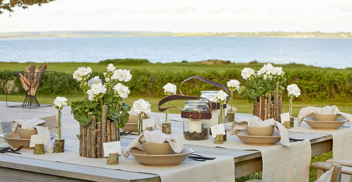 foto-3namizna-dekoracija-z-belimi-pelargonijami