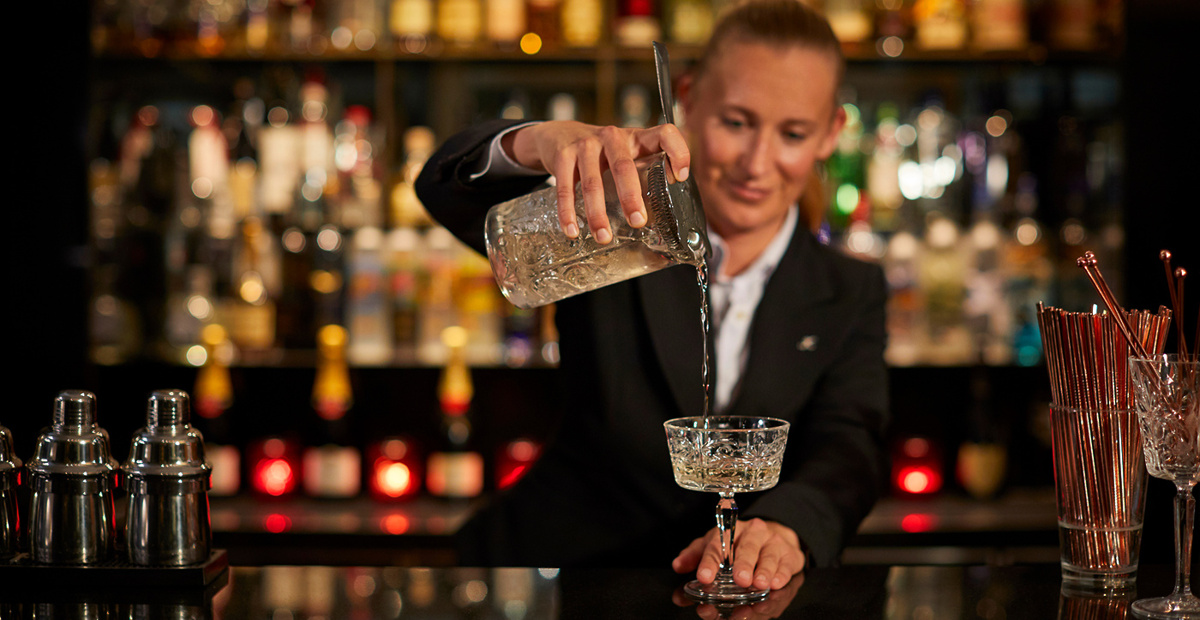 kempinskipalaceportorozpalaceclubdrinkmaking3