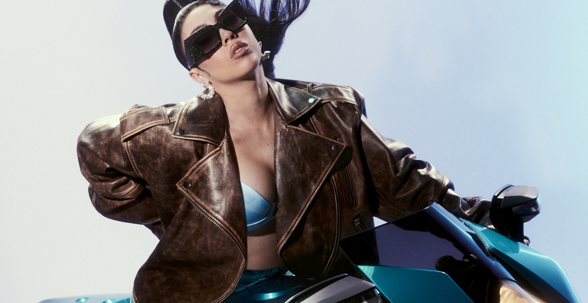 dramatičnost-in-glamur-v-kolekciji-hm-studio-pomladpoletje-2023122