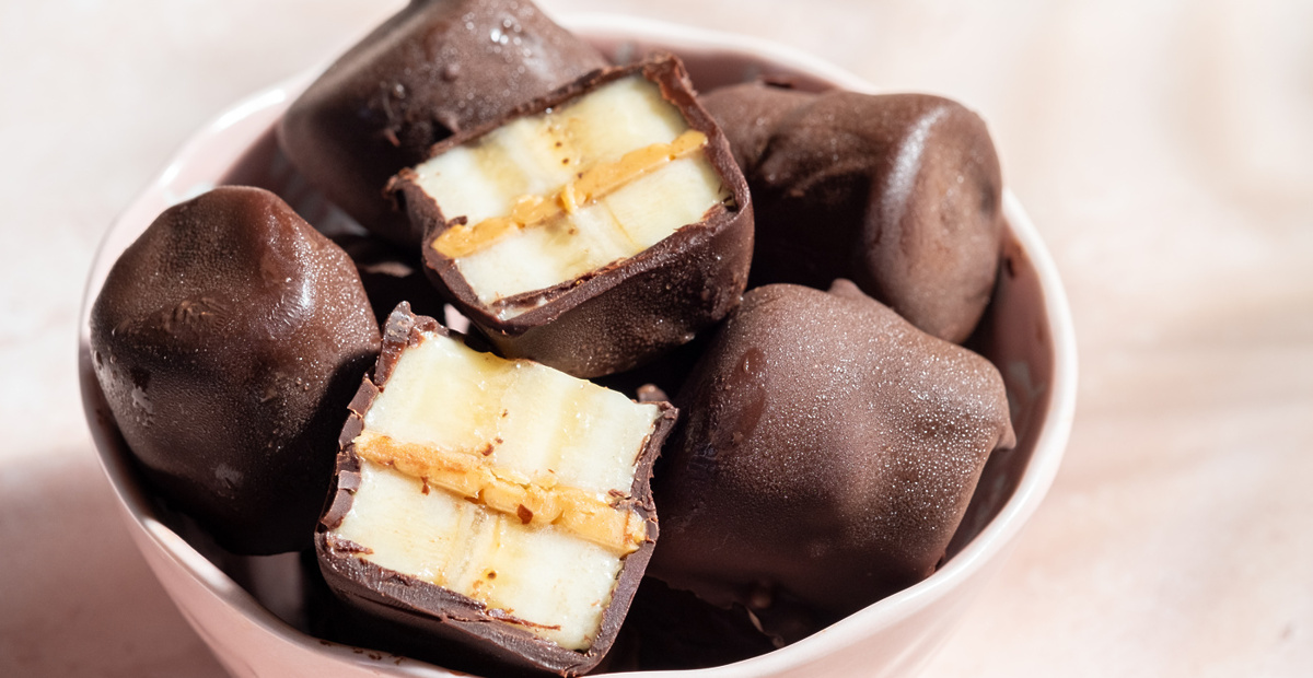 bananini-prigrizki-s-čokolado-in-mandljevim-maslomfotodepositphotos