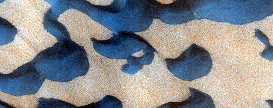 Nasa razkrila nove, osupljive podobe Marsa