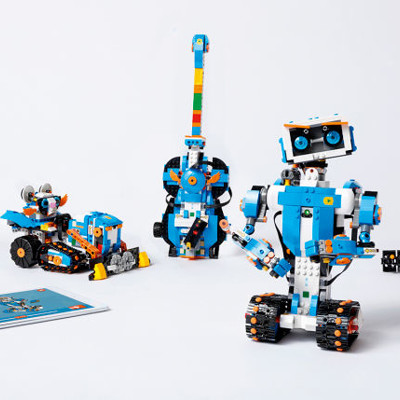 Lego - prihajajo roboti