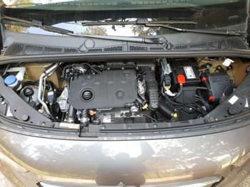 Novega Comba poganja paleta živahnih in varčnih bencinskih ter dizelskih motorjev.