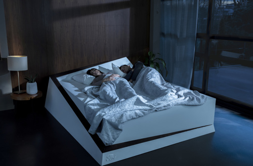 Pametna postelja za sebičneže v postelji
