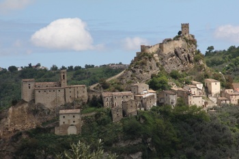 Po treh urah iz Rima prispemo v kraj Roccascalegna. Foto: Pixabay. 