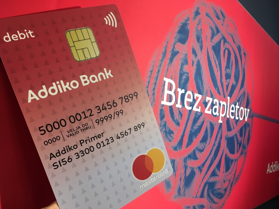 Prva dišeča debetna kartica Mastercard v Sloveniji