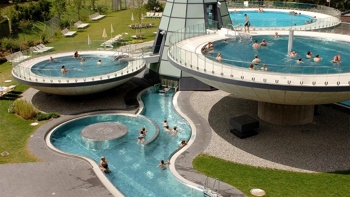 Bazen v hotelu Aqua Dome, Avstrija. Foto: Pinterest