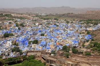 V starem mestnem jedru Jodhpura lahko najdemo ogromno različnih odtenkov modre barve, celotno mesto pa močno spominja na maroški Chefchaouen. Foto: Pixabay