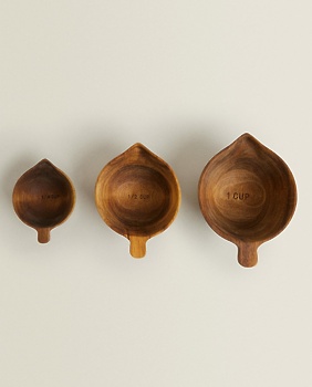 Komplet treh lesenih merilnih žlic Zara Home. Cena: 29,99 evra. zarahome.com