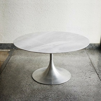 Okrogla vintage miza iz marmorja. Cena po povpraševanju.
trijekosi.com 