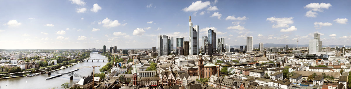 frankfurt-na-majni-panorama-mesta-s-pogledom-na-skyline-in-reko-majno-©-dzt-christoph-herdt