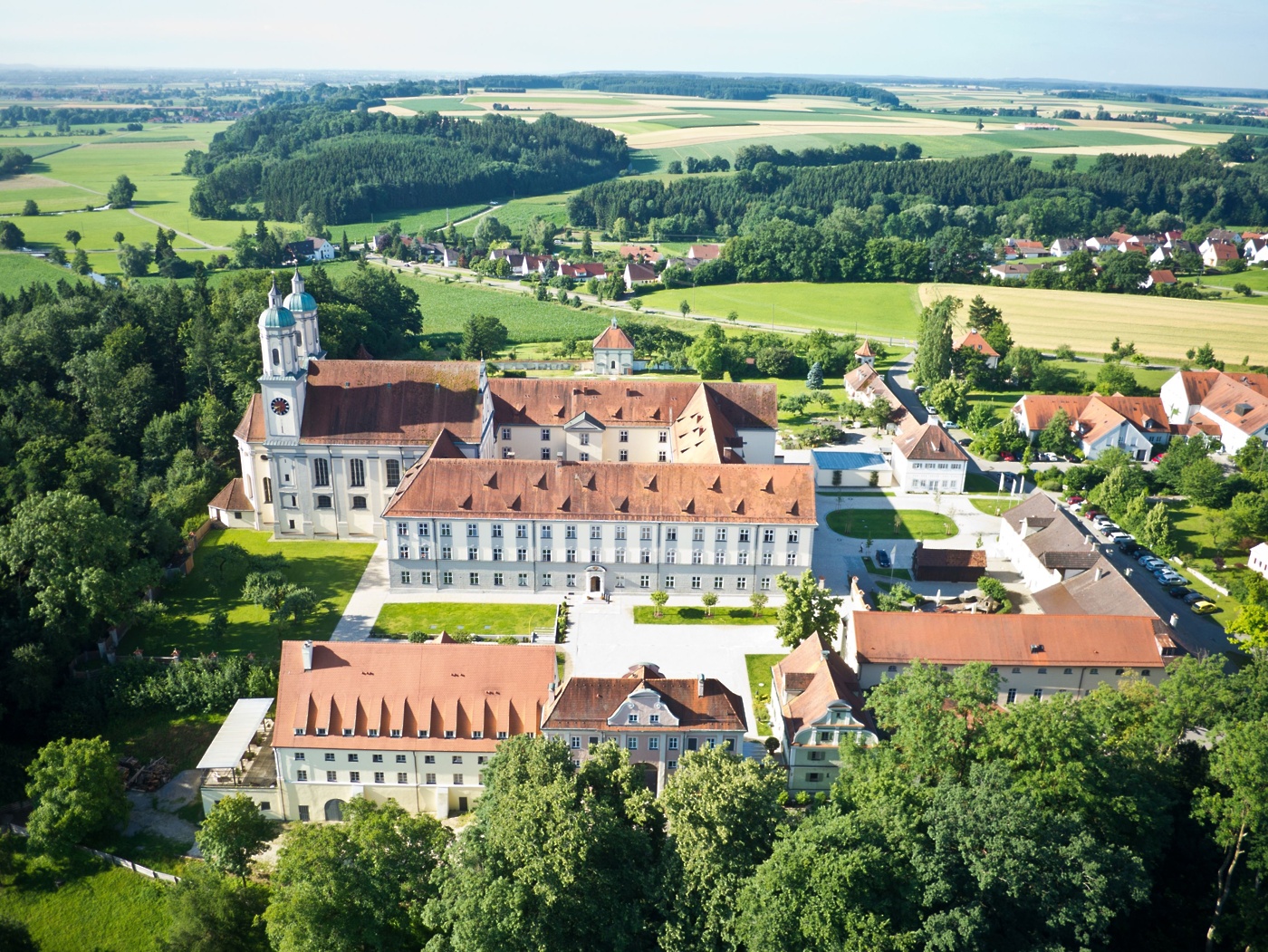 samostan holzen © regio augsburg tourismus gmbh kloster holzen hotel gmbh