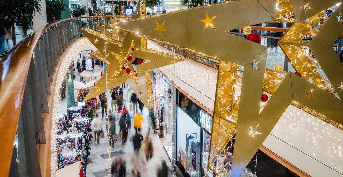 praznično-okrašene-nakupovalne-ulice-fotoarhiv-europark