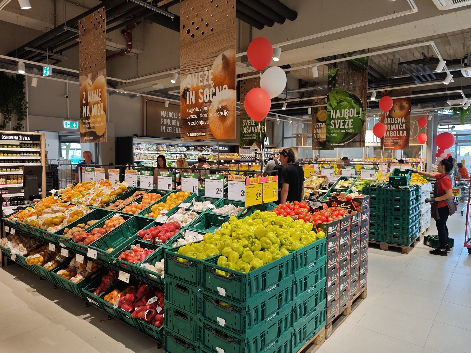 Mercator je v Ljubljani odprl novi Hipermarket Koseze