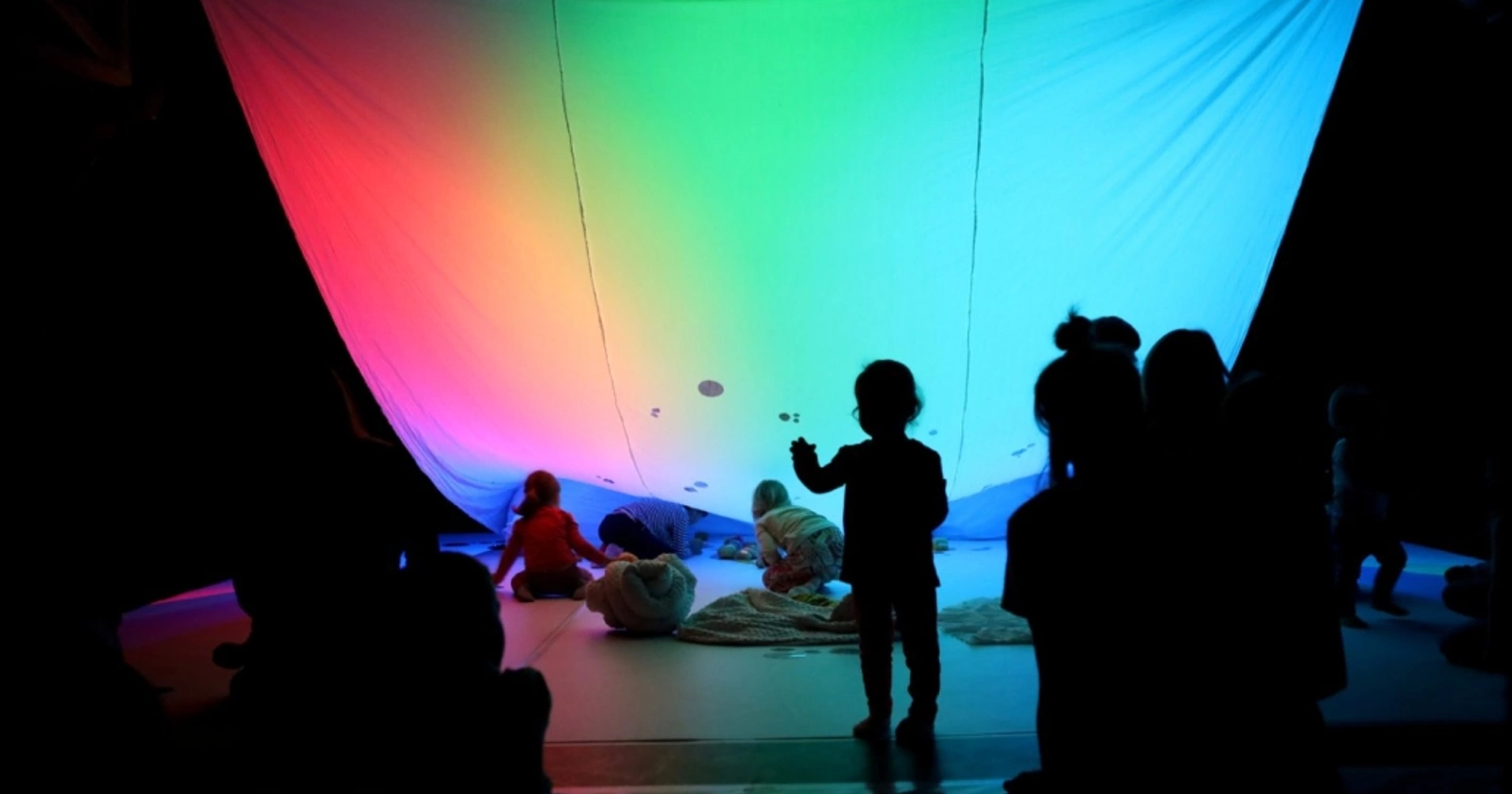 rumena-pika-na-nebu-foto--sunčan-stone